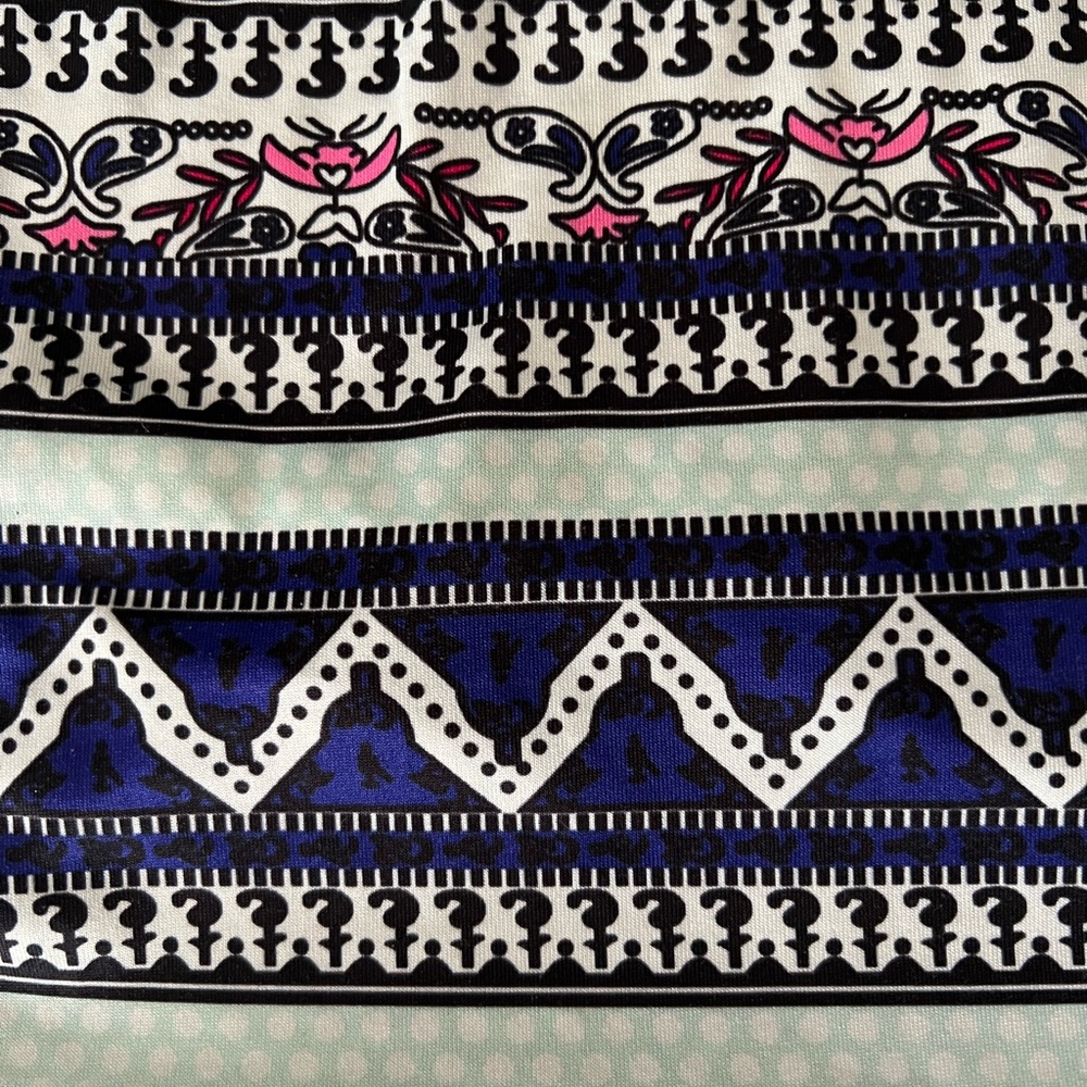 Patterned Halter Top🩷🩵💙 - Picture 3 of 5